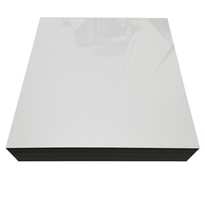 HRC80±20 Сверхностная твердость Материал для смарт-карты с УФ-печатным чернилом и тепловой передачей 0,04 ка/°C.cm.sec для производства карт RFID