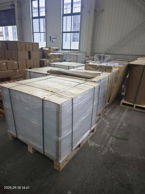 0.12-0.76 мм Толщина Маттные обе стороны ПВХ-корневой лист с точкой виката 77 + 2 °C для офсетной и шелковой печати