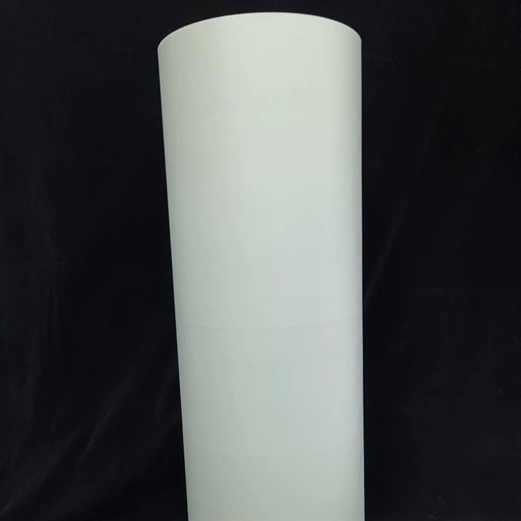 Жаростойкий, недеформируемый, устойчивый к старению во влажной среде и обладающий высокой прочностью на растяжение офсетный печатный лист из ПЭТ M-PET-OP